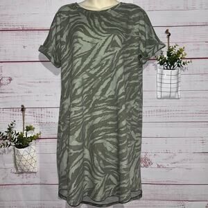 Wonderly Curved Hem Tshirt Dress | Medium | New without tags